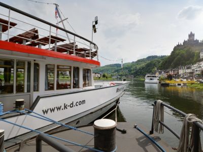 Blick von Anlegestelle auf Reichsburg Cochem