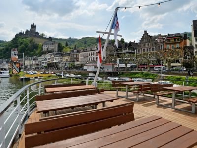 Schiffsdeck Blick auf Cochem und Reichsburg